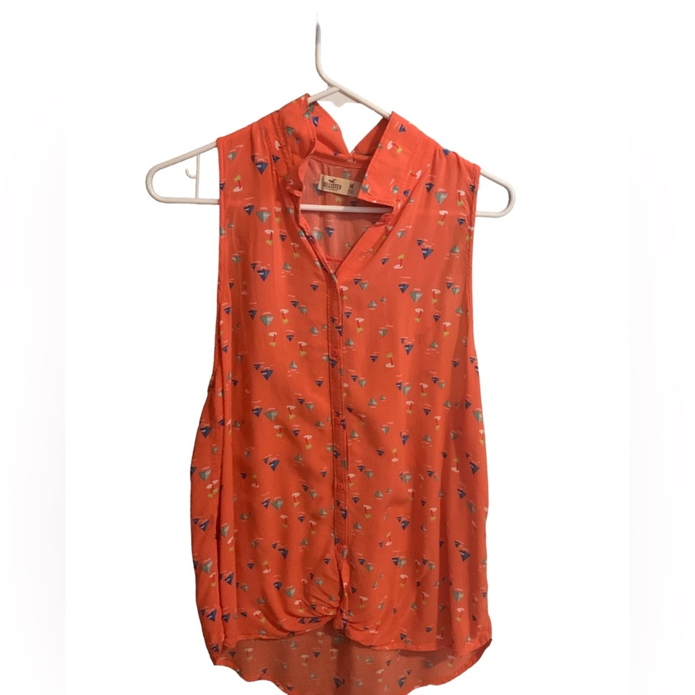 Women’s HOLLISTER top. Size Medium